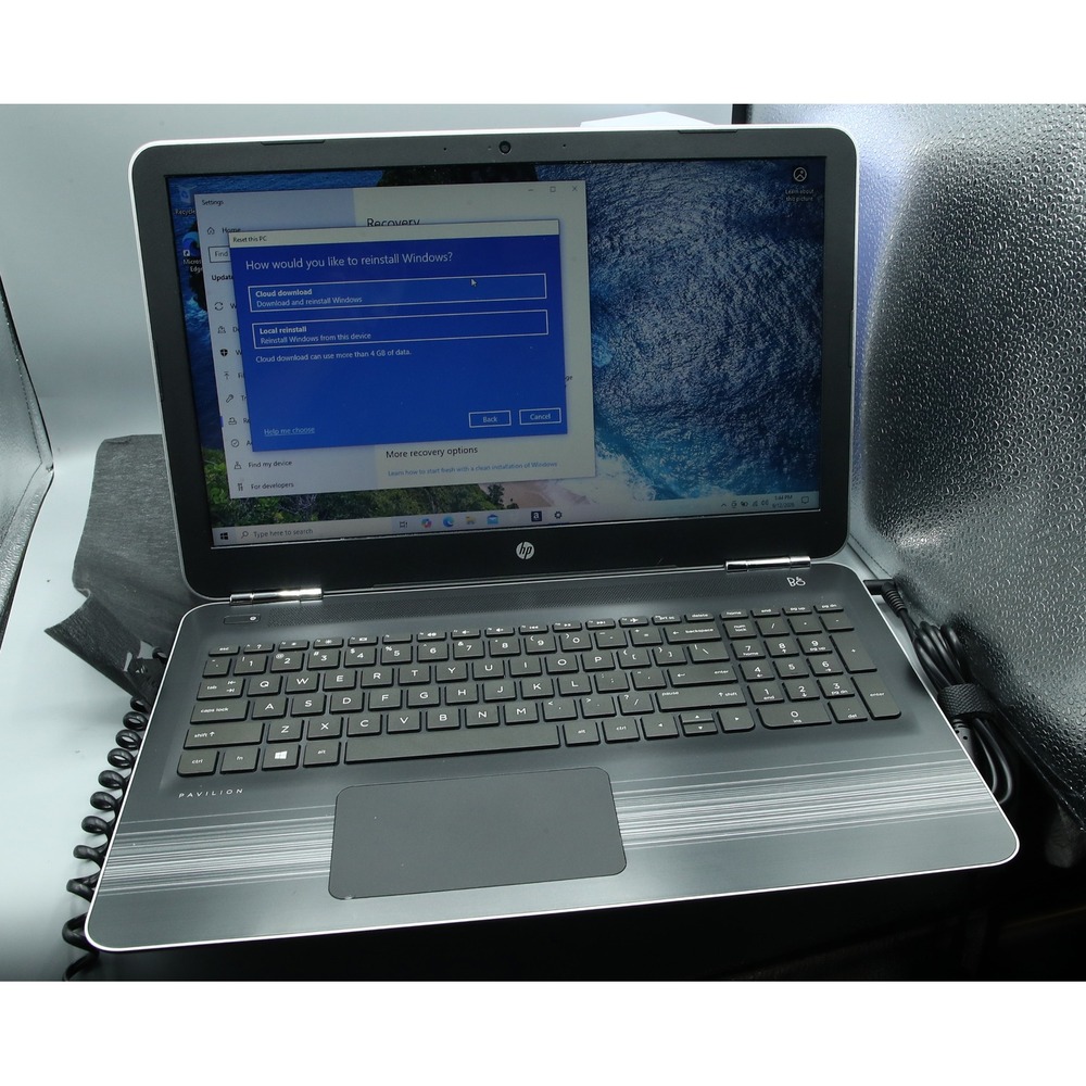 HP Pavilion 15z-aw000 Laptop AMD A9-9410 8GB RAM 1TB HDD Radeon R5 Silver